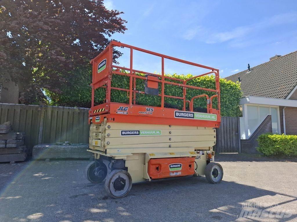 JLG 3246ES Saksilavat
