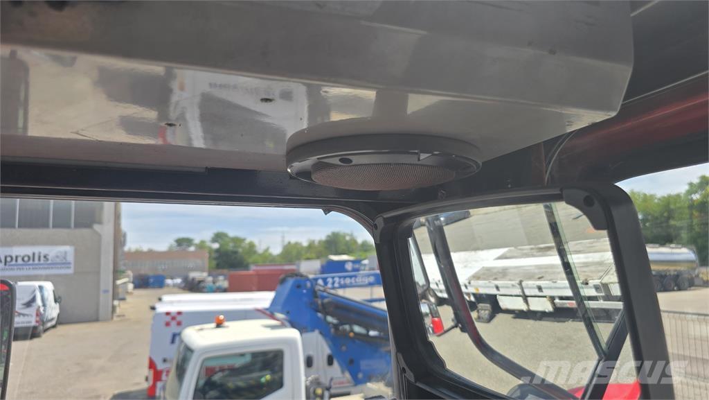 MOL YM225 Terminaalitraktorit