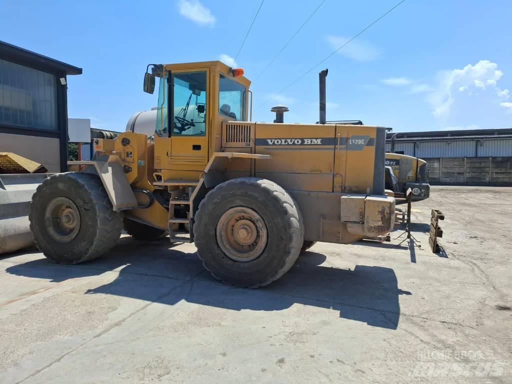 Volvo L 120 C Pyöräkuormaajat