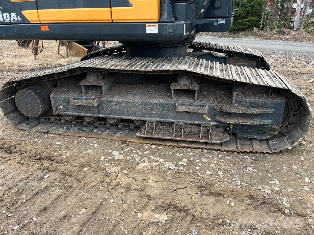 Hyundai HX 140 AL Telakaivukoneet
