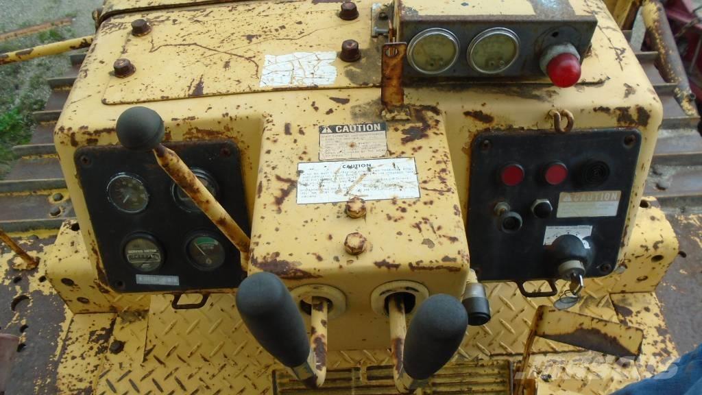 Komatsu D 68 E-1 Telaketjupuskutraktorit