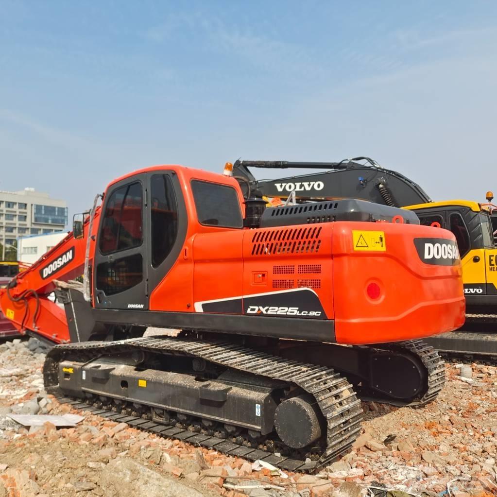 Doosan DX225LC-9C Telakaivukoneet