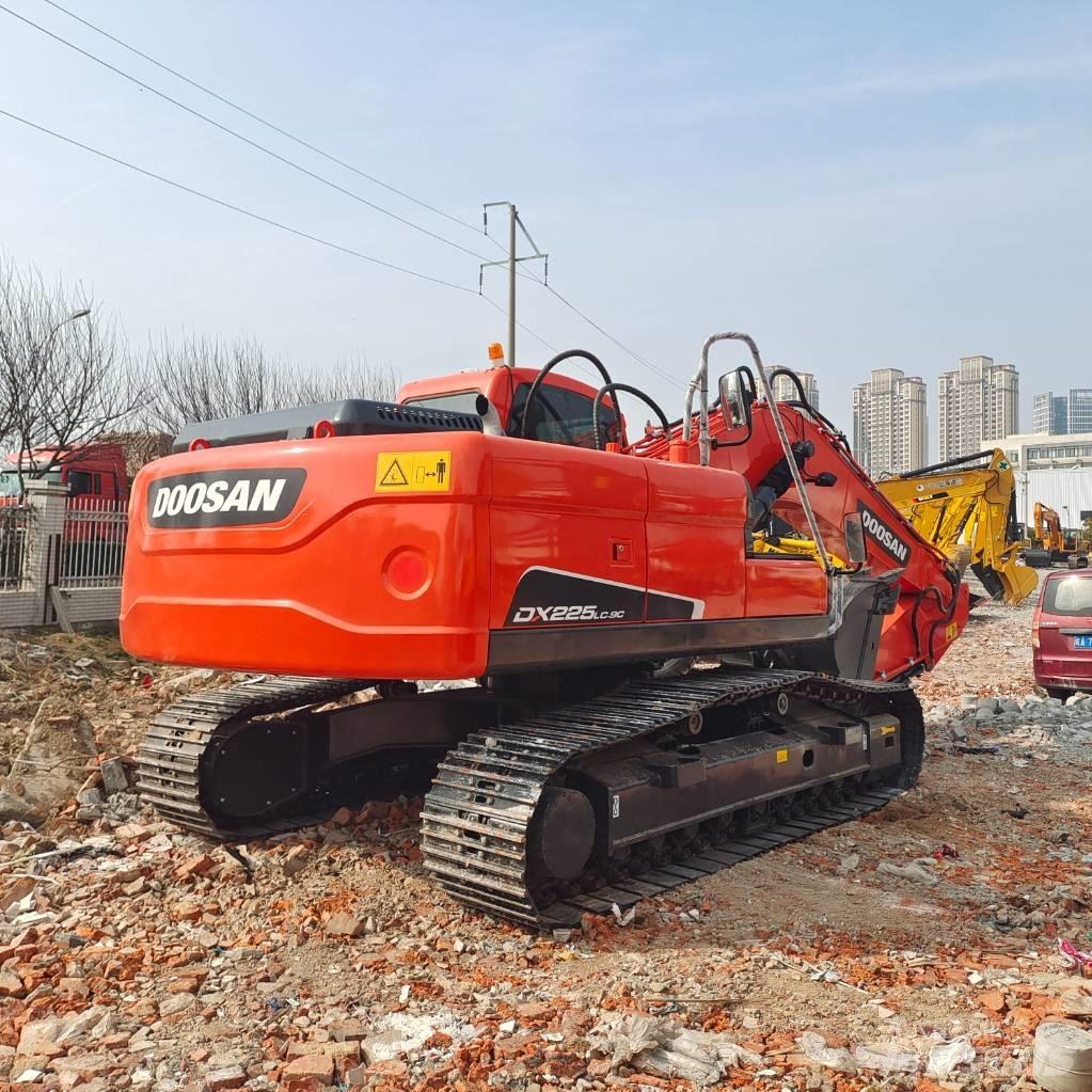 Doosan DX225LC-9C Telakaivukoneet