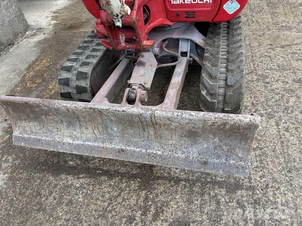 Takeuchi TB 230 Minikaivukoneet < 7t