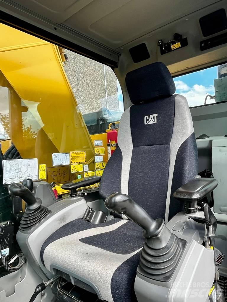 CAT 325 Telakaivukoneet