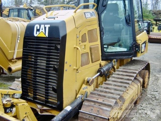 CAT D 3 K 2 XL Telaketjupuskutraktorit
