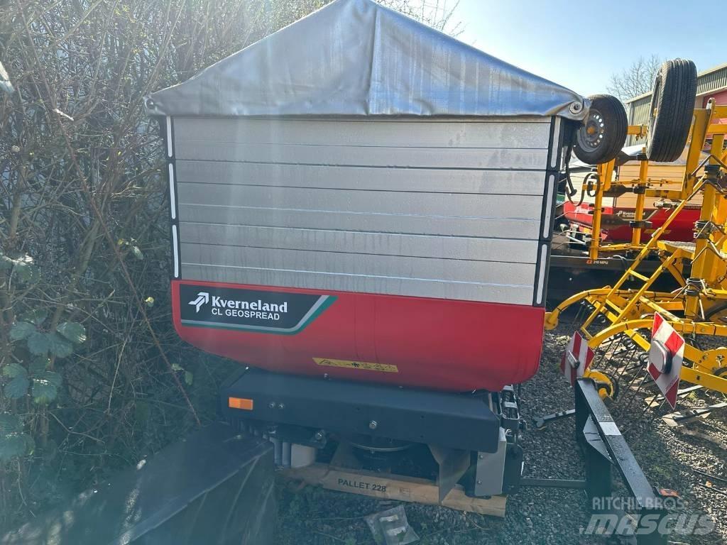 Kverneland CL 1300 Lannoitteenlevittimet