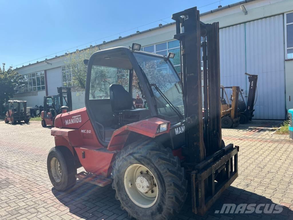 Manitou MC 30 V-4173 Maastotrukit