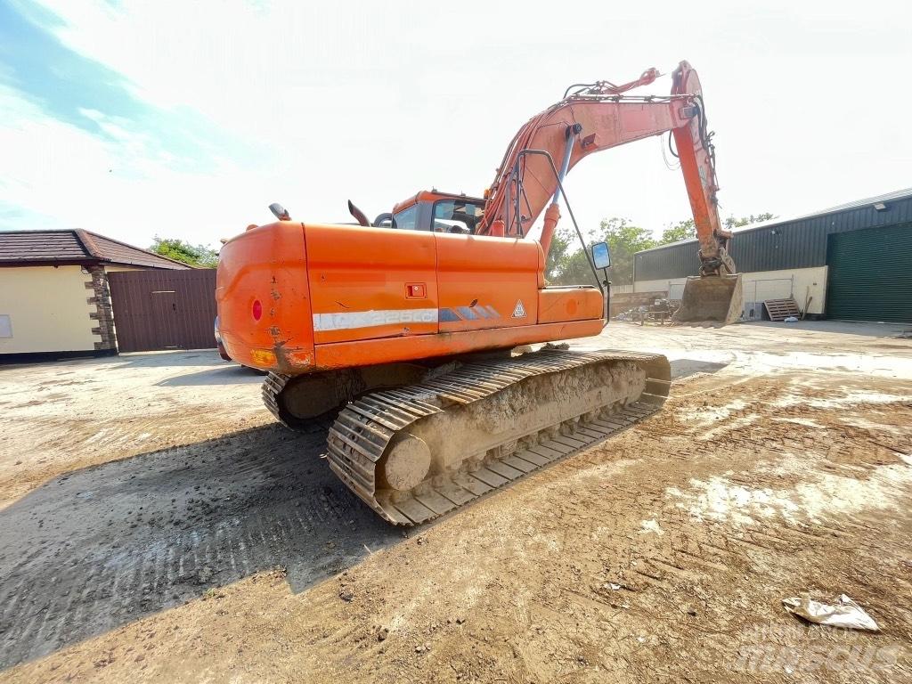 Doosan DX225 Pyöräkaivukoneet