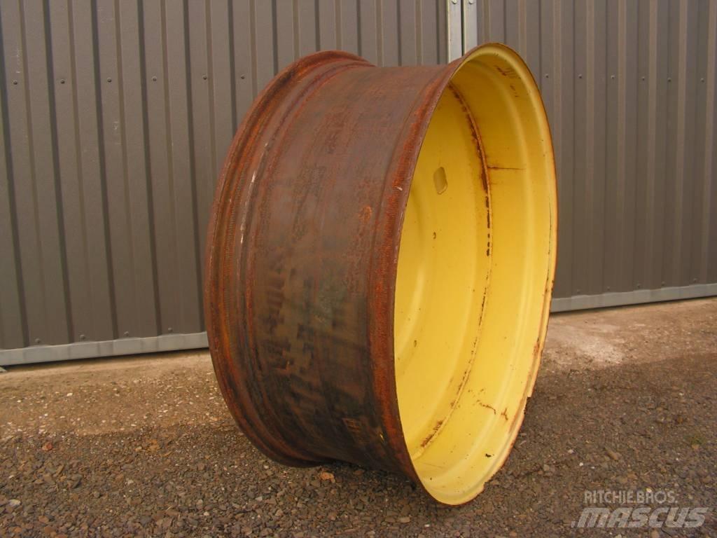 John Deere 8100 Renkaat ja vanteet