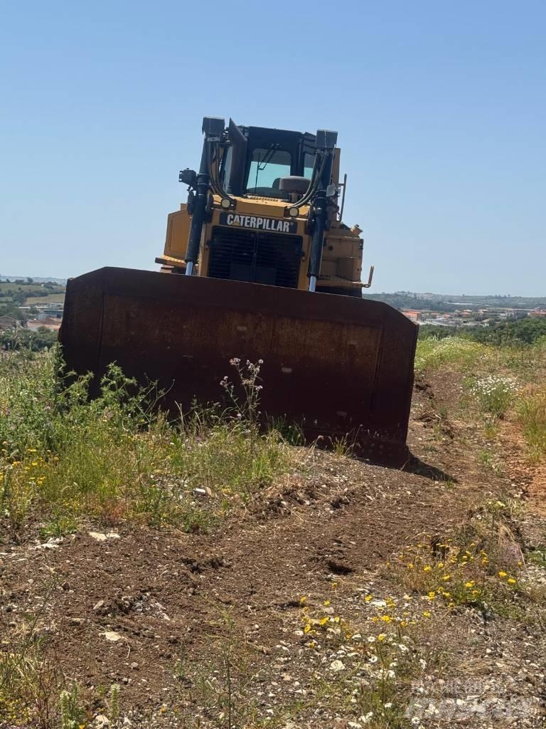 CAT D 6 T XL Telaketjupuskutraktorit