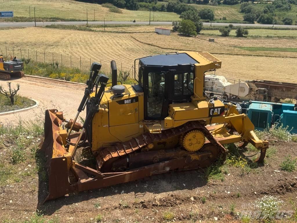 CAT D 6 T XL Telaketjupuskutraktorit
