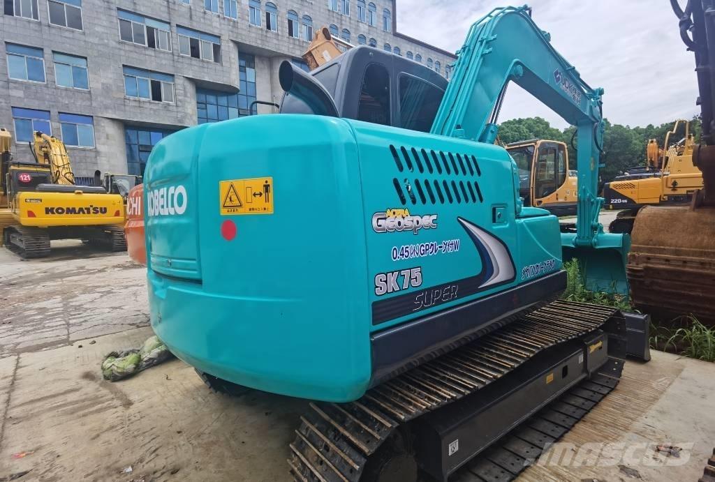 Kobelco SK 75 Midikaivukoneet 7t - 12t