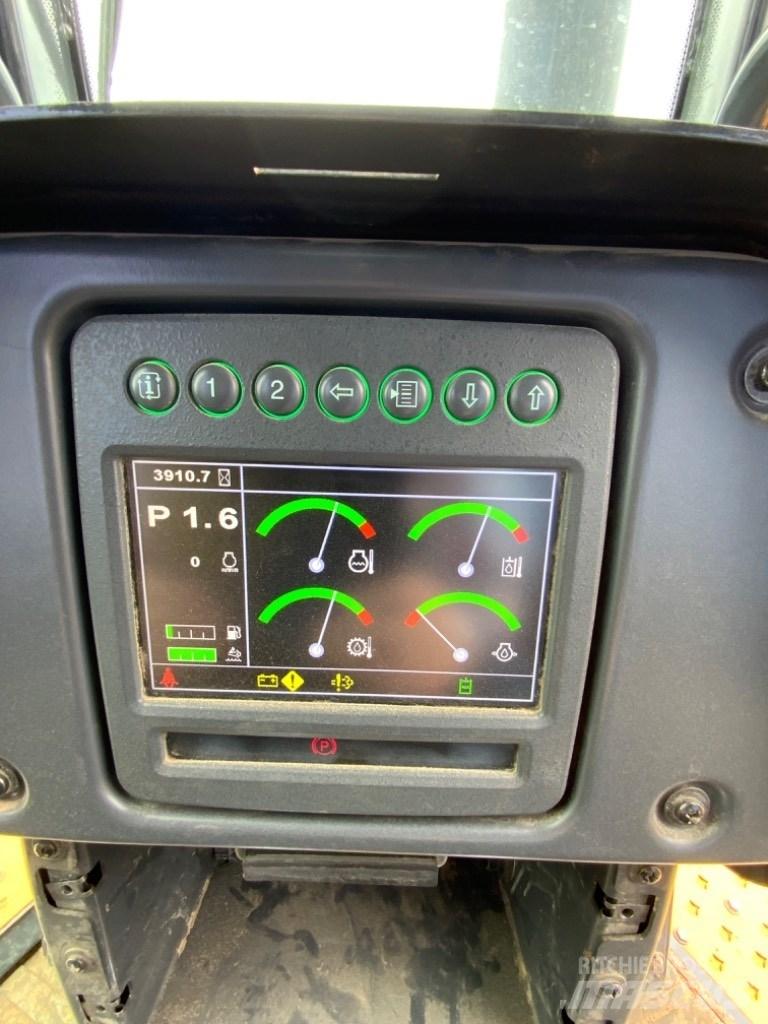DEERE 750K Telaketjupuskutraktorit