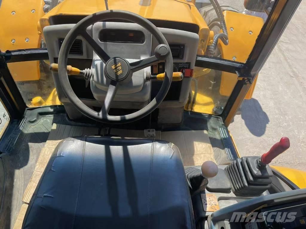 JCB 4 CX Kaivurikuormaajat