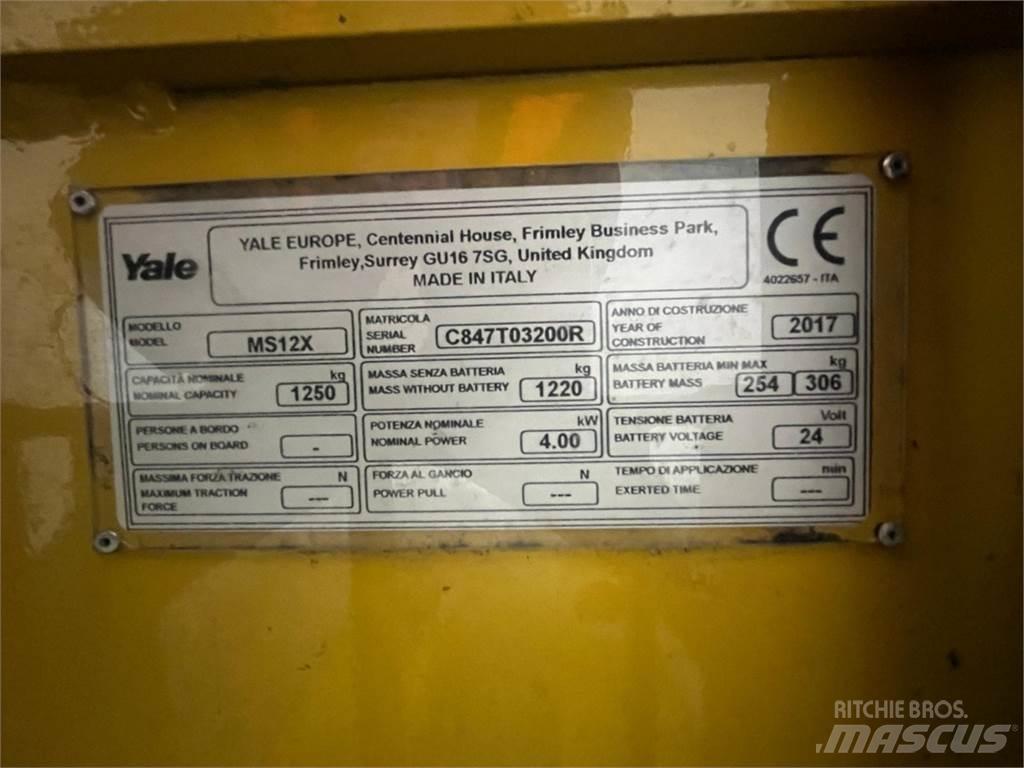 Yale MS12X Käyden ajettavat pinoamistrukit