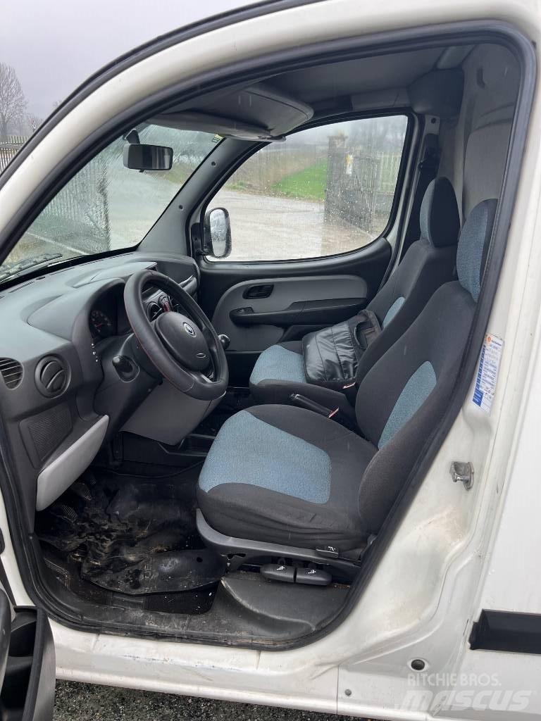 Fiat Doblo Cargo Pakettiautot