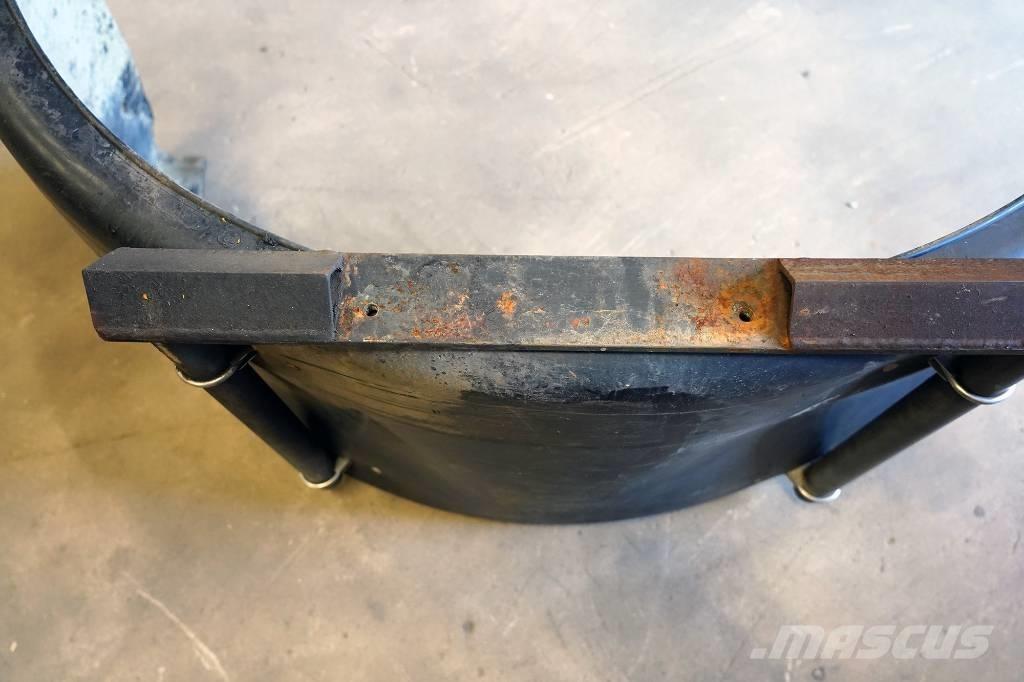  Stort stänkskydd Renkaat ja vanteet