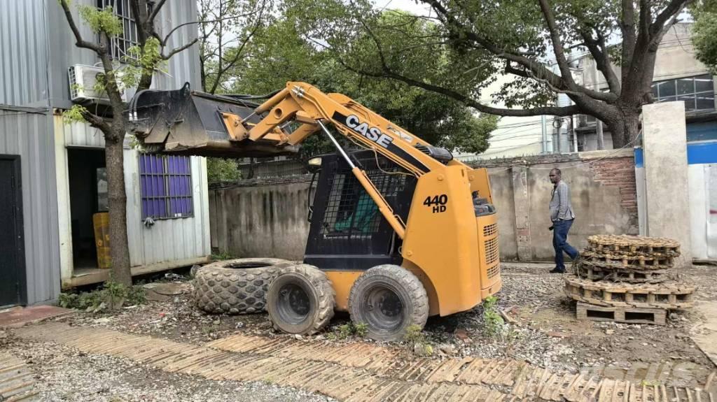 CASE 440 Liukuohjatut kuormaajat