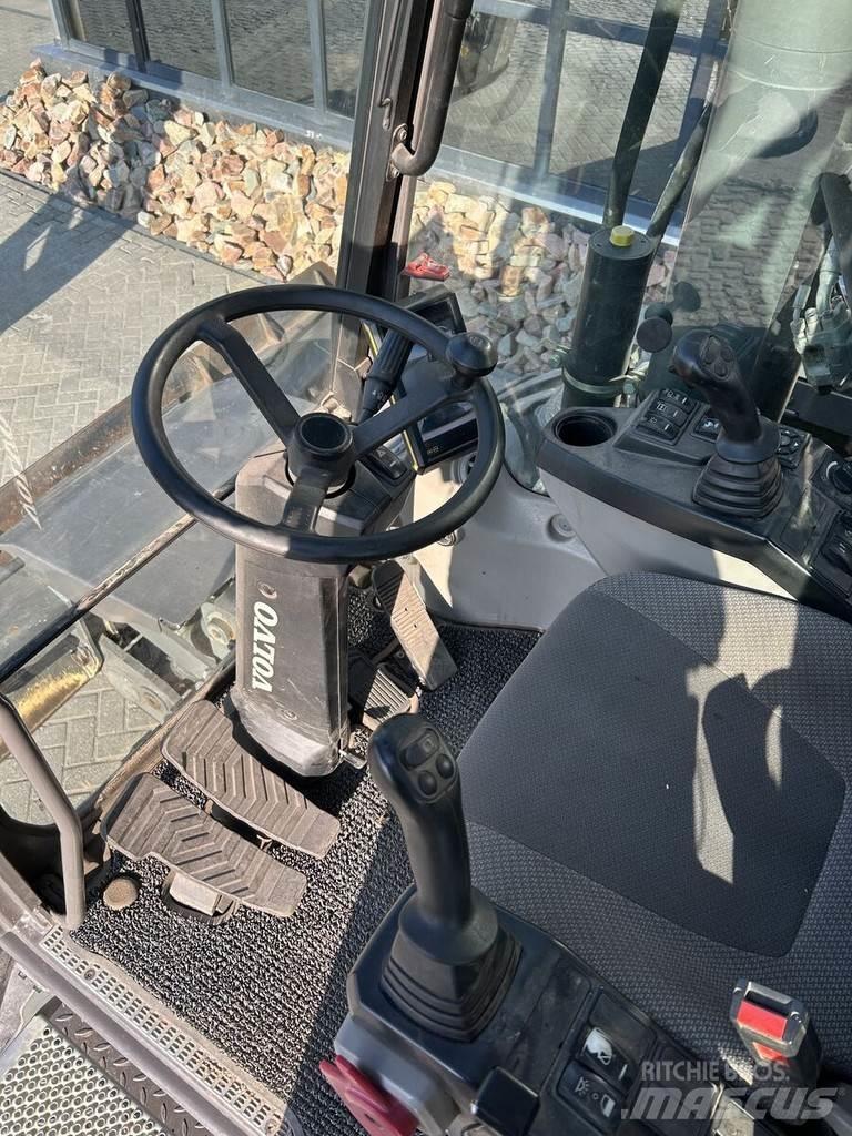 Volvo EW180E Pyöräkaivukoneet