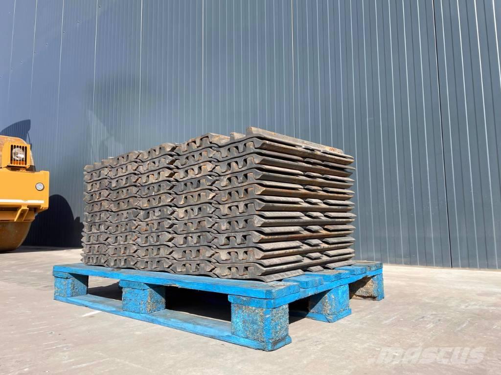 JCB JS240 Ketjut, telat ja alustat