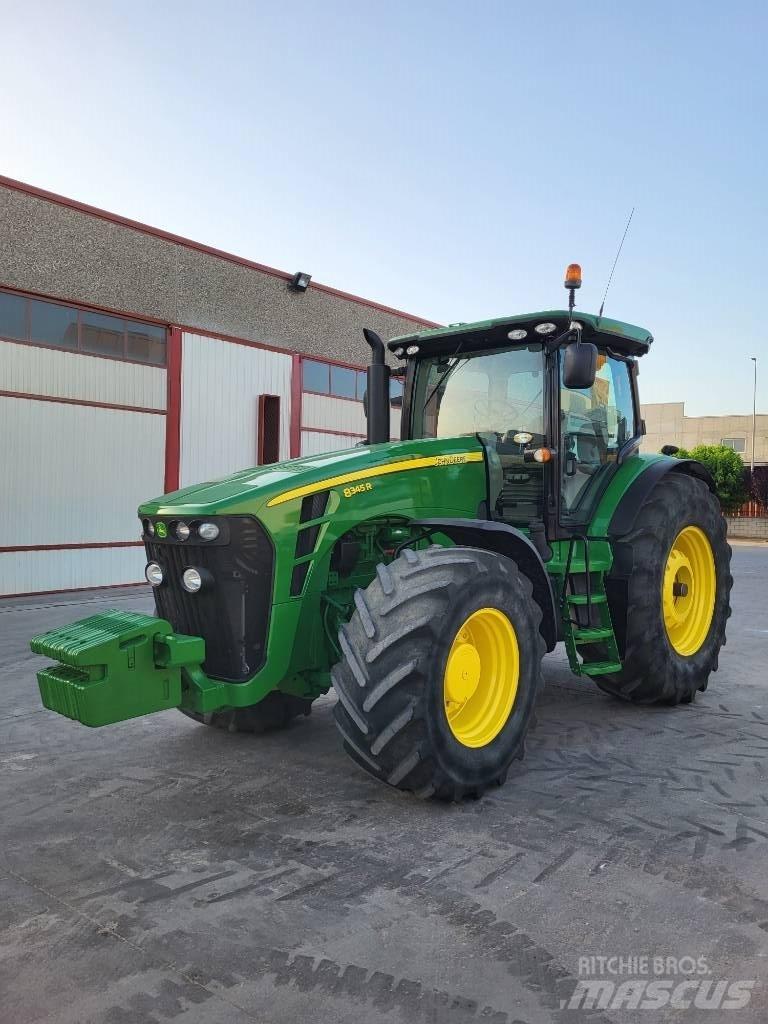 John Deere 8345 R Traktorit