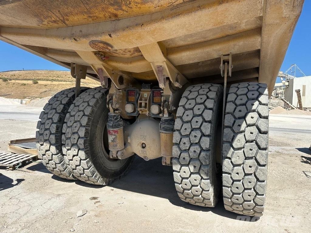 CAT 769D Maansiirtoautot