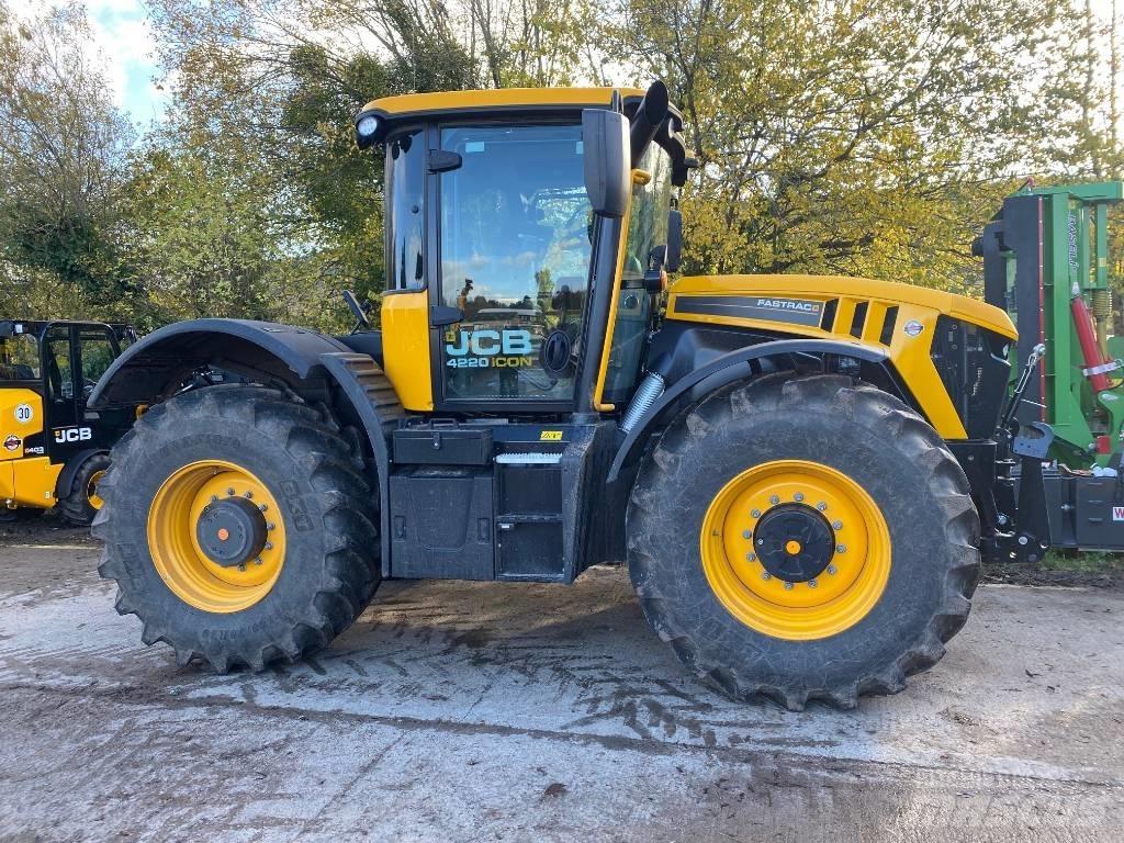 JCB Fastrac 4220 Traktorit
