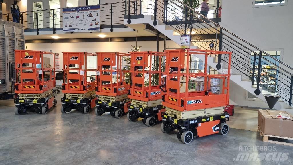 JLG ES 1330 L Saksilavat