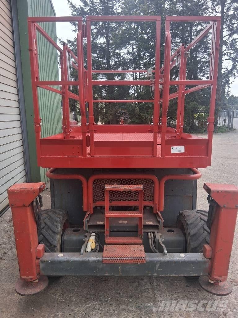 SkyJack SJ 6826 RT Saksilavat