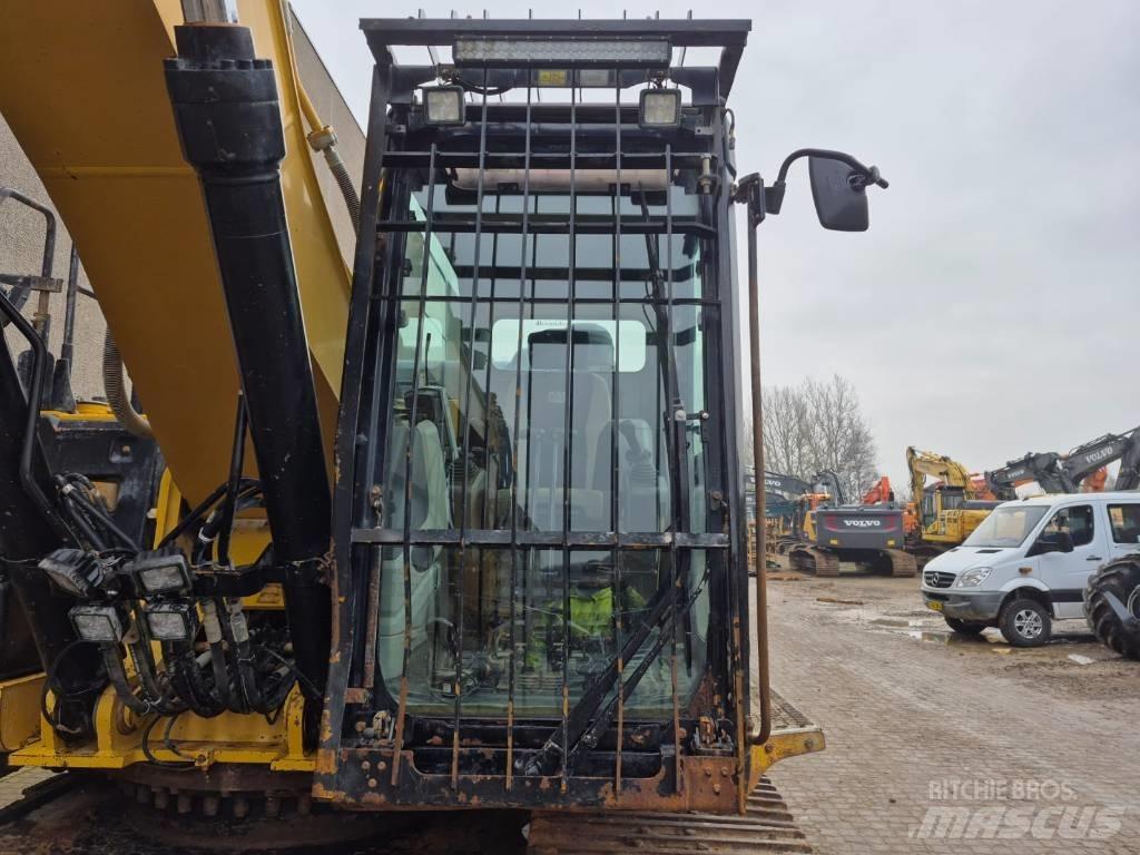 CAT 329E Telakaivukoneet