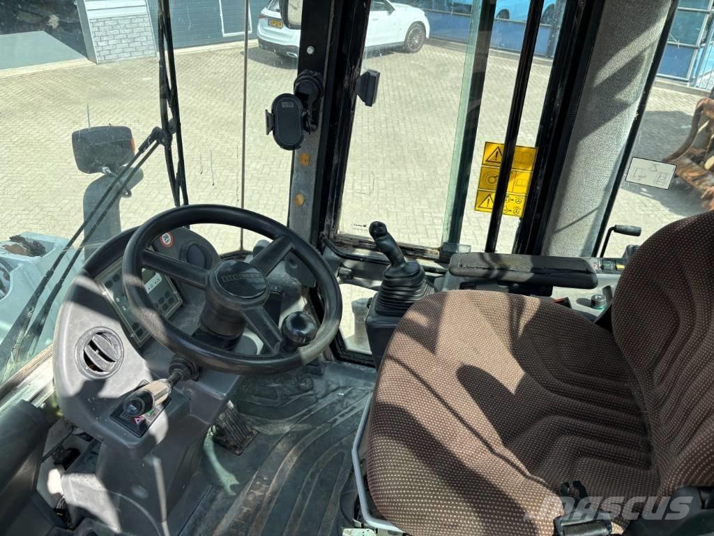 Liebherr L 538 Pyöräkuormaajat