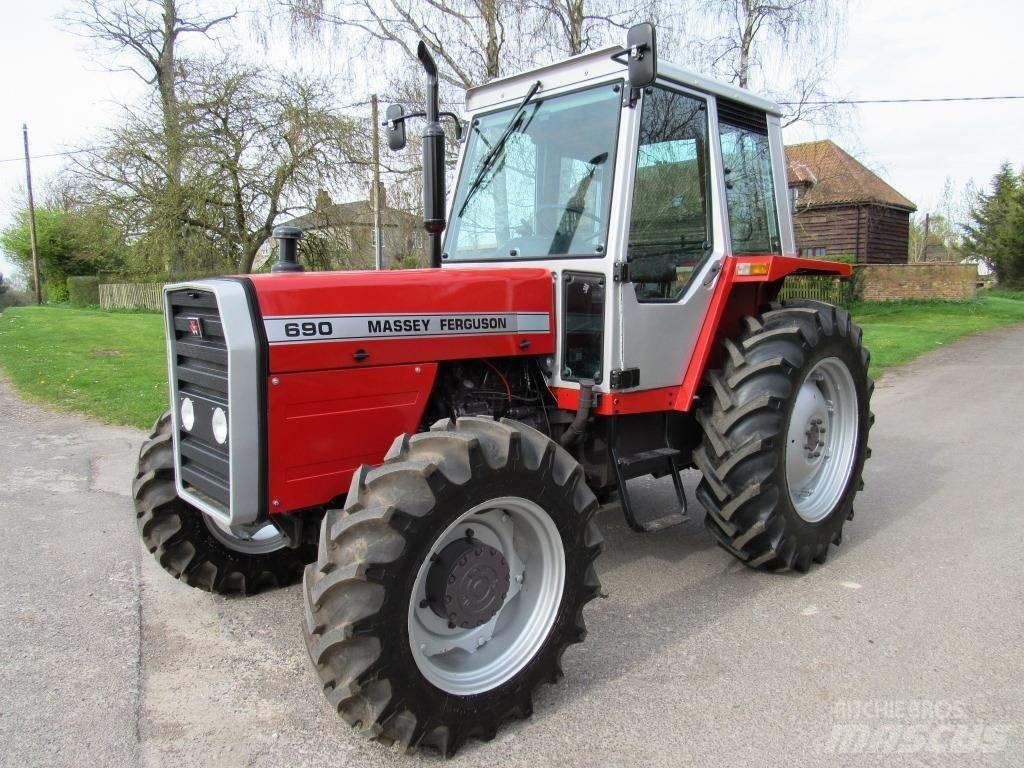 Massey Ferguson 690 Traktorit