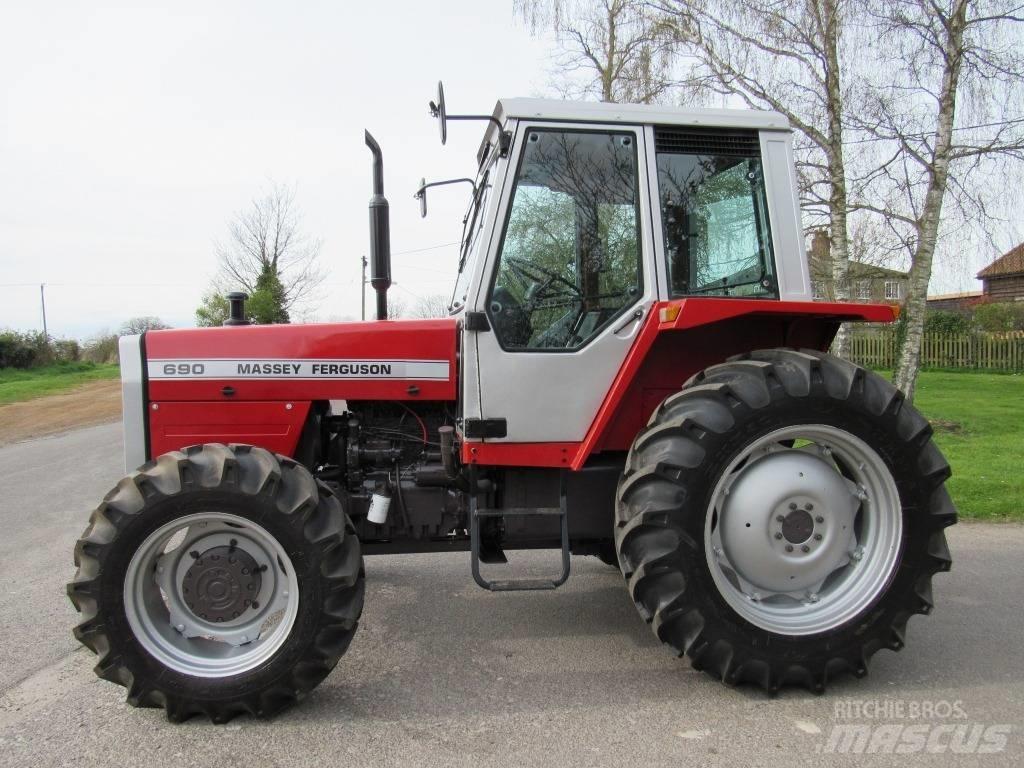 Massey Ferguson 690 Traktorit
