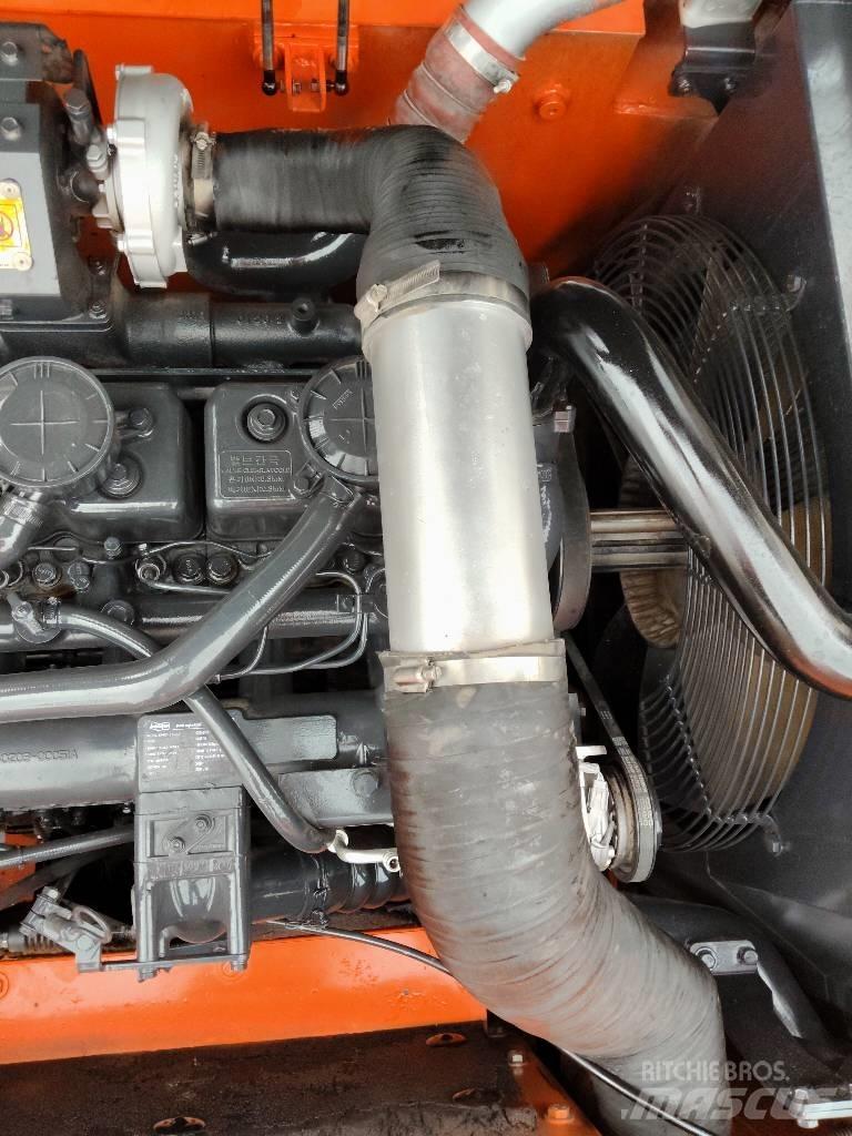 Doosan DX300 Telakaivukoneet