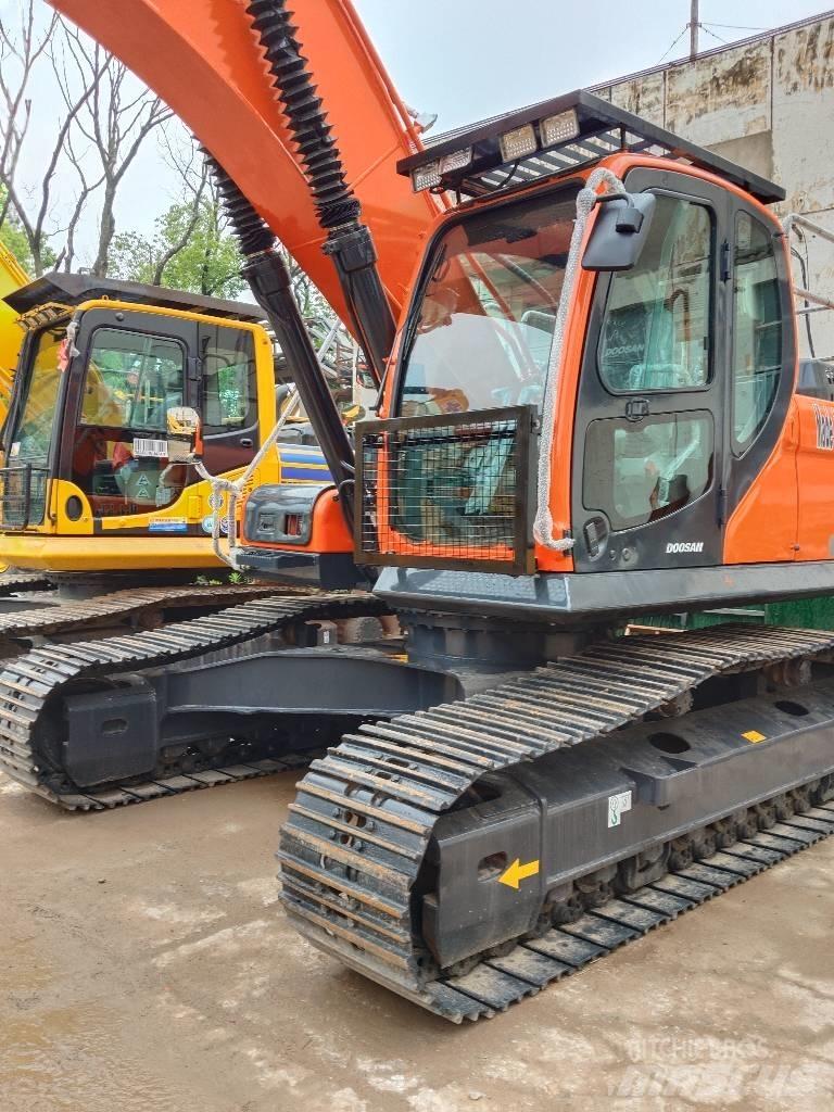 Doosan DX300 Telakaivukoneet