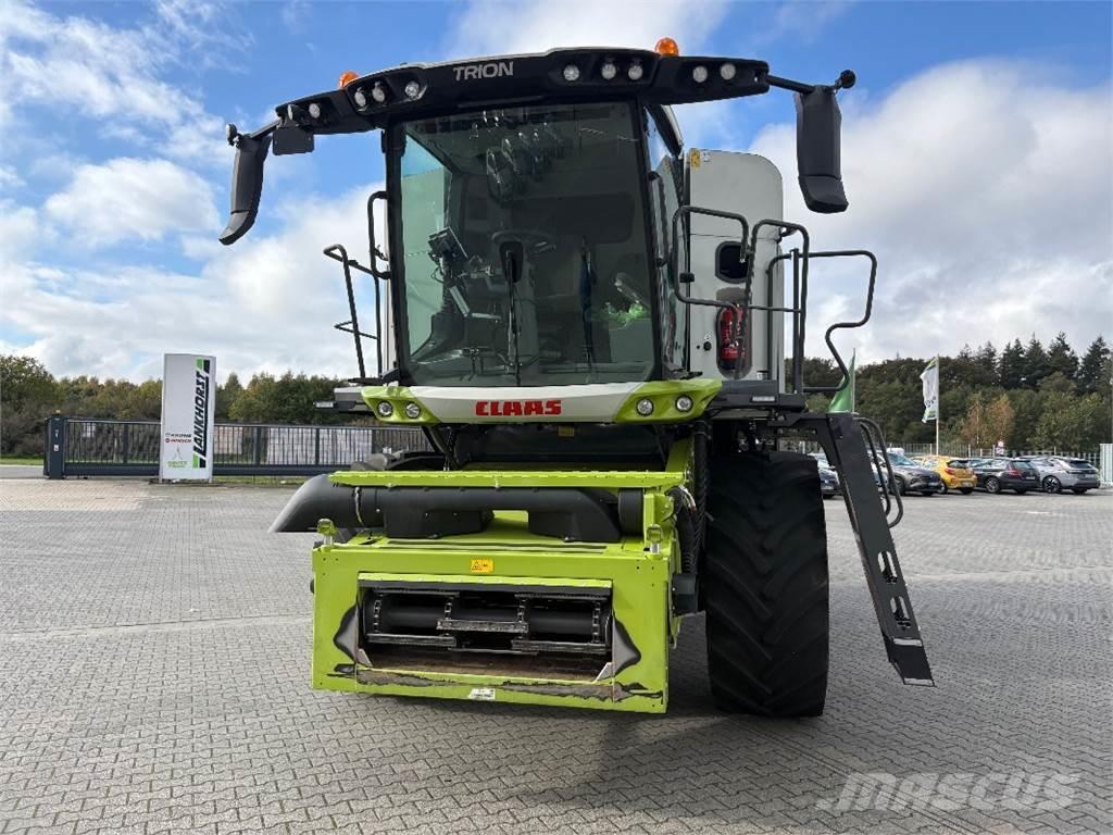 CLAAS TRION 520 Leikkuupuimurit