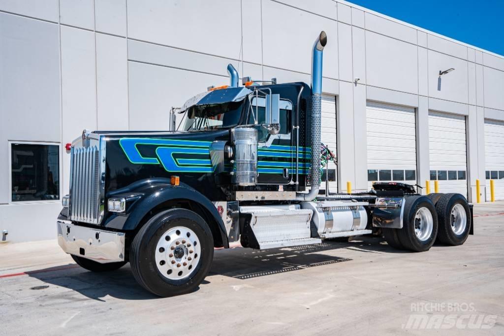 Kenworth W 900 Vetopöytäautot
