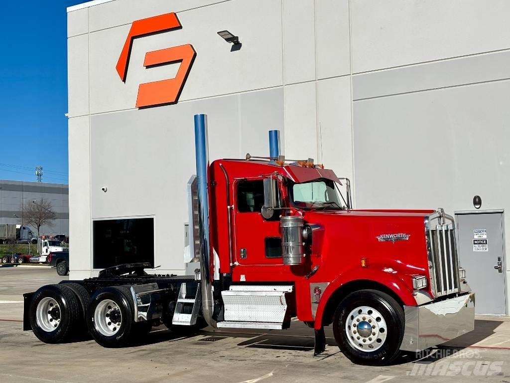 Kenworth W 900 Vetopöytäautot