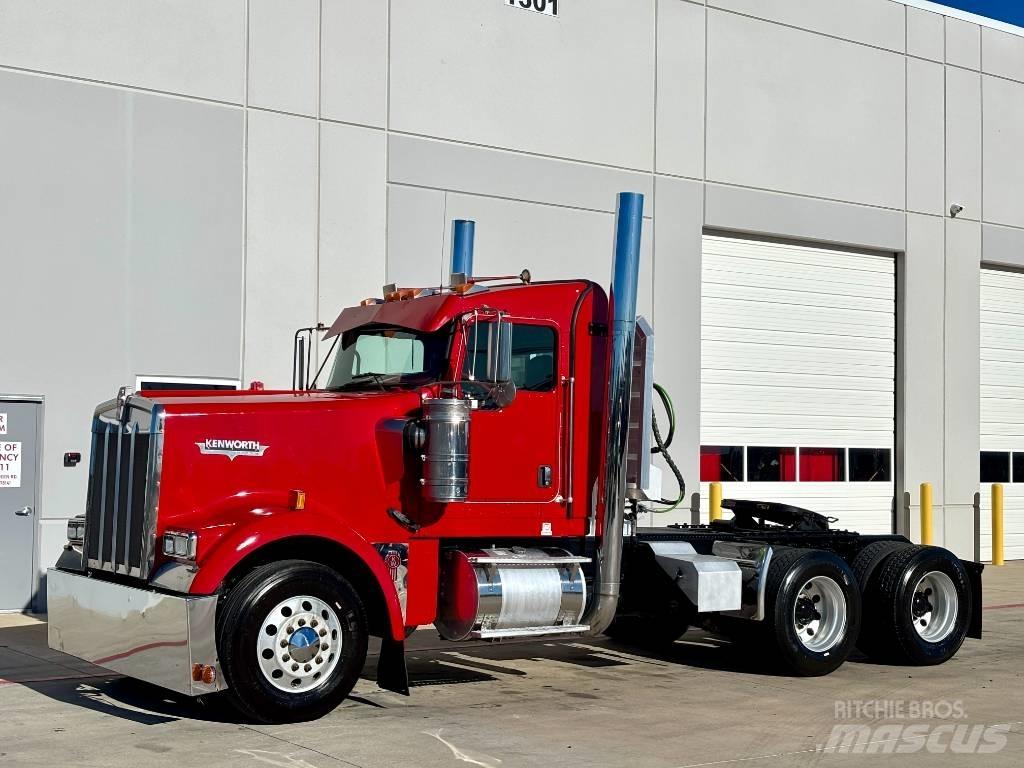 Kenworth W 900 Vetopöytäautot