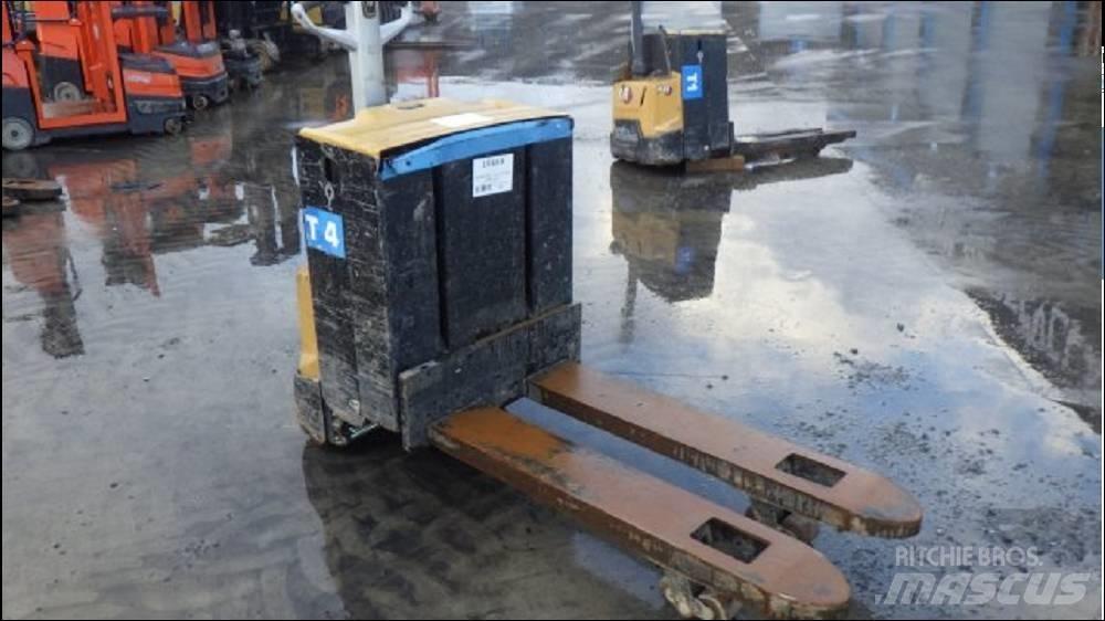 CAT NPP 20 N2E Lavansiirtotrukit