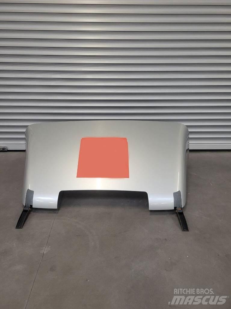 MAN LOW ROOF Muut