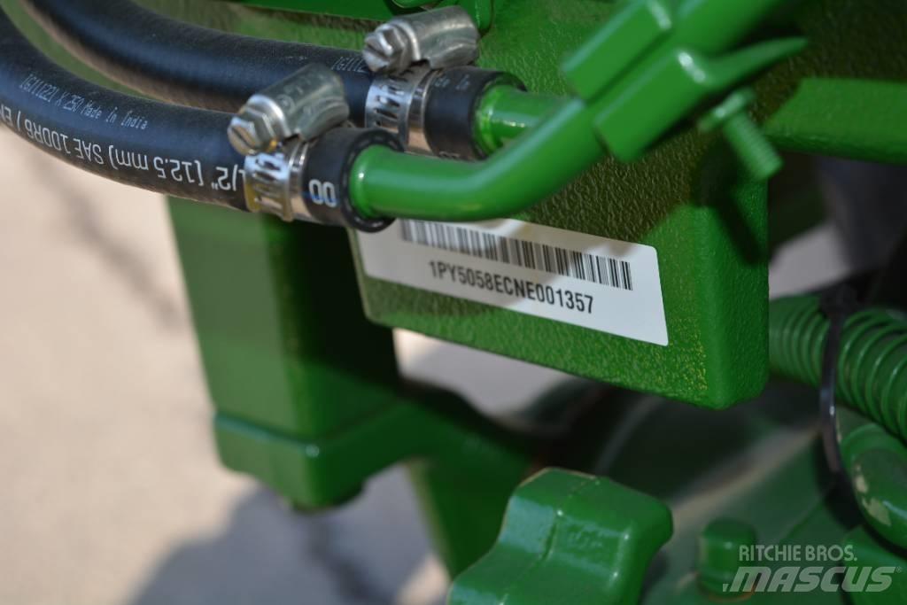 John Deere 5058E Traktorit