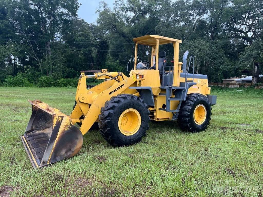 Komatsu WA 250-3L Pyöräkuormaajat