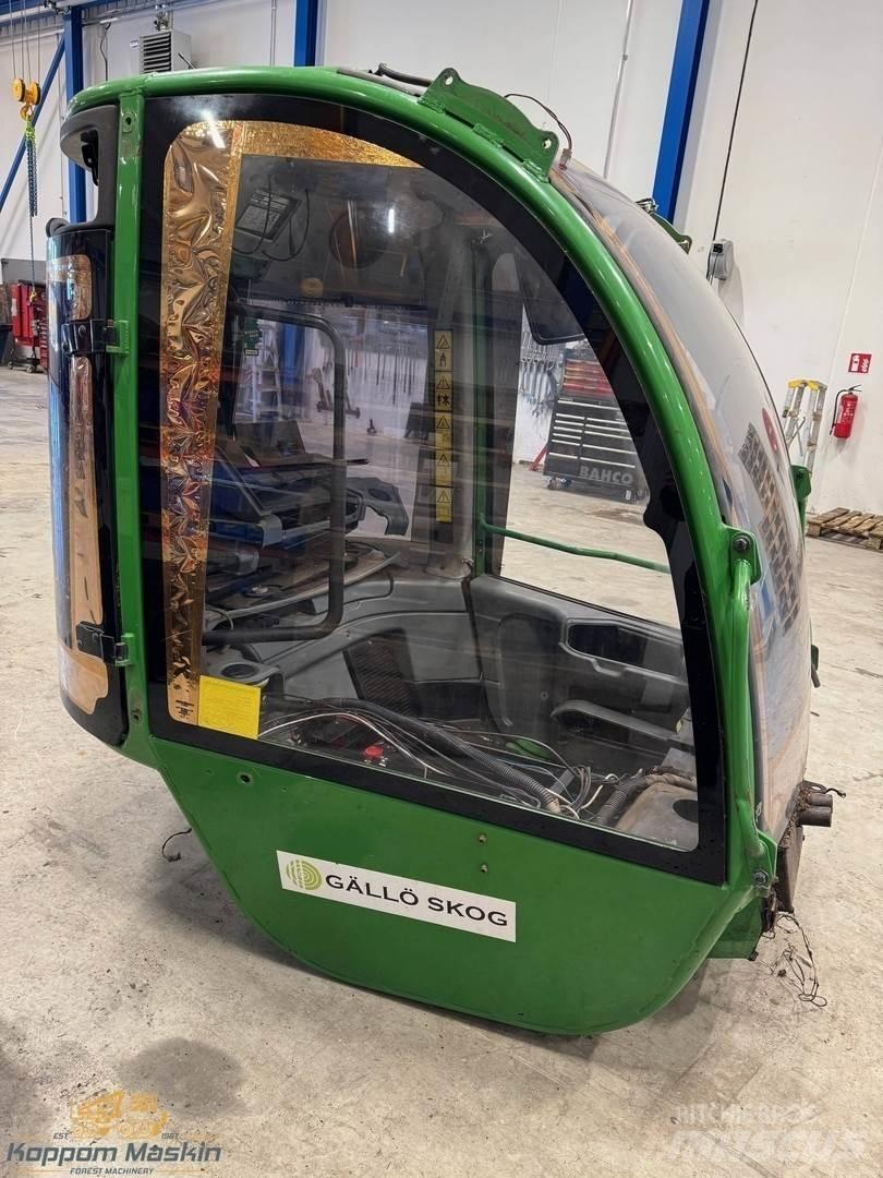 John Deere 1270E Ohjaamo ja sisusta