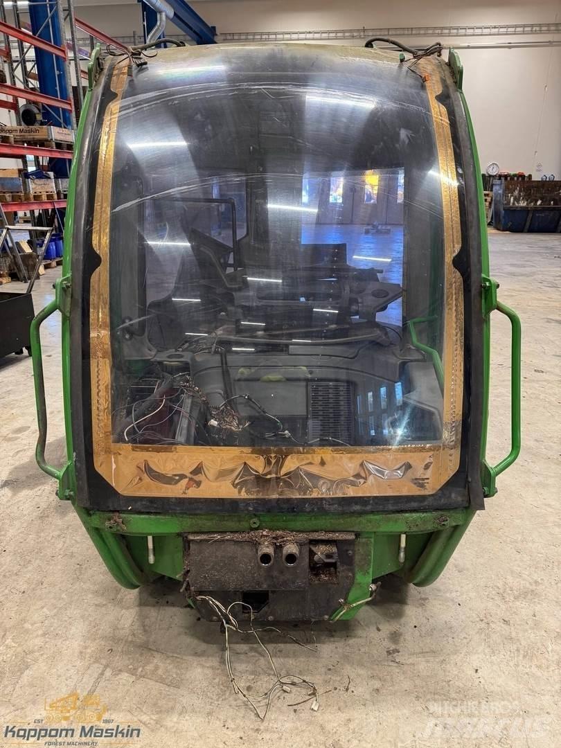 John Deere 1270E Ohjaamo ja sisusta