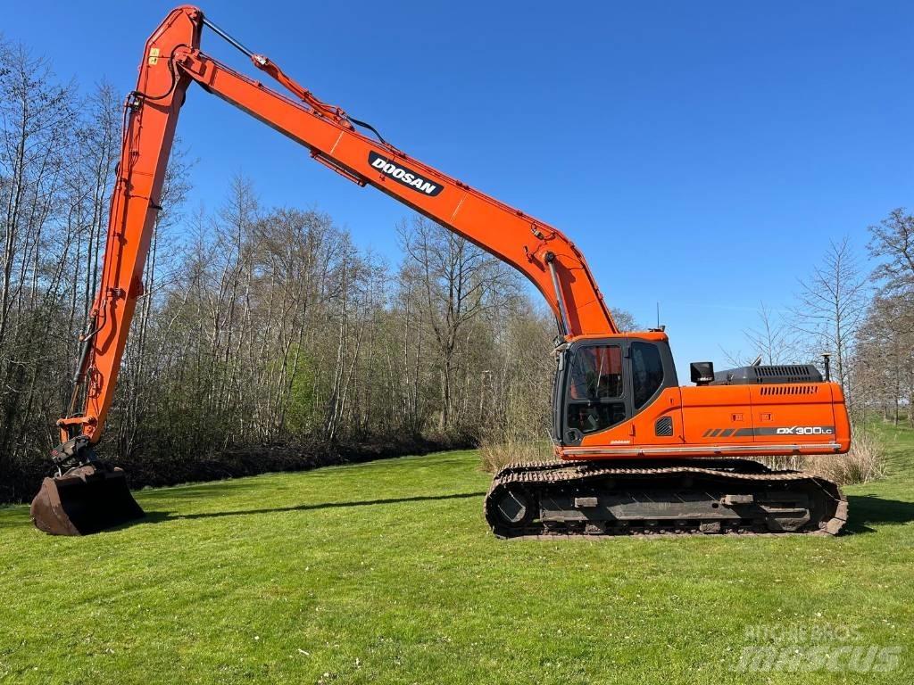 Doosan DX 300 Telakaivukoneet