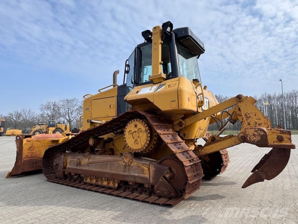CAT D6N XL Telaketjupuskutraktorit