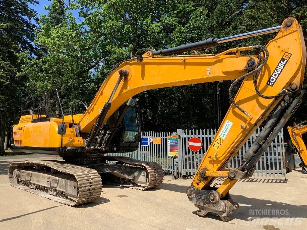 JCB JS 300 LC Telakaivukoneet