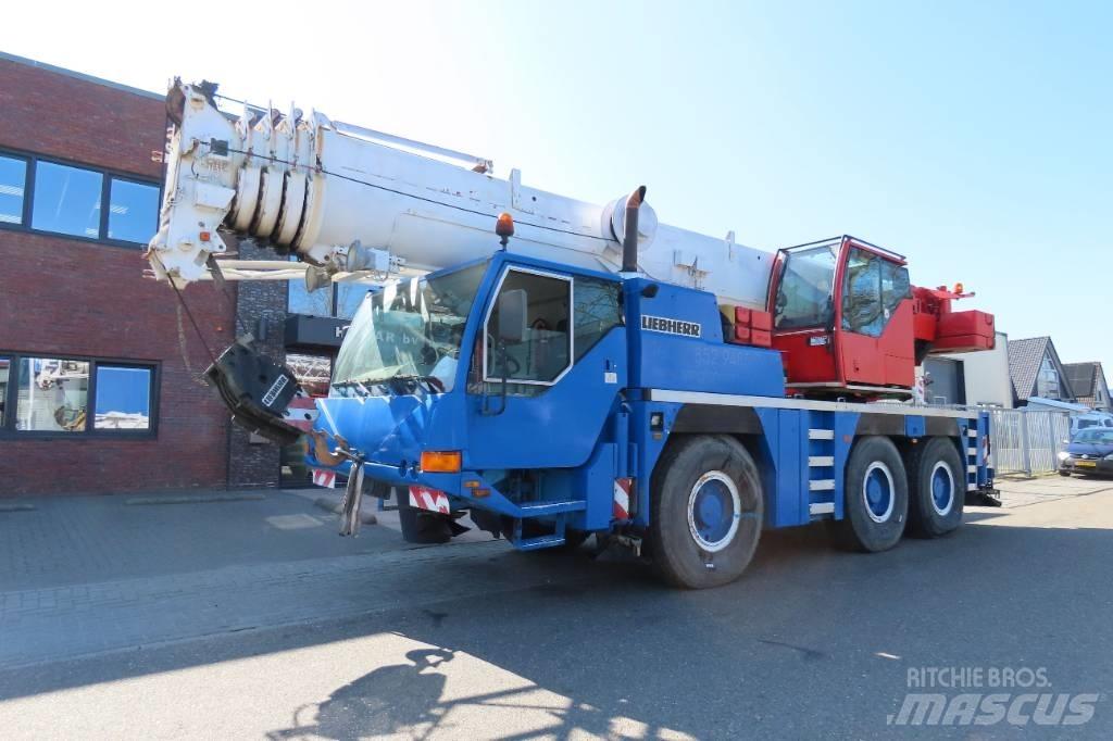 Liebherr LTM 1055-1 Mobiilinosturit